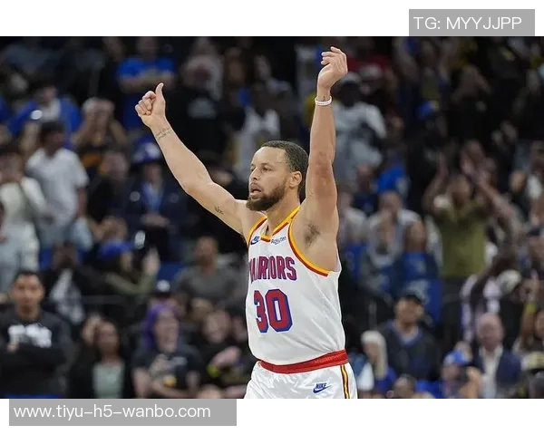 库里再现神奇表现让人惊叹这下真的是不得不为他喝彩了